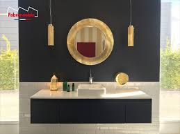 Salle De Bains Bleu Nuit Et Or Bleu Marine Et Or Miroir Rond Kartell Carrelage Metro Blanc Salle De Bain Bleu Salles De Bain Bleu Marine Bain Bleu