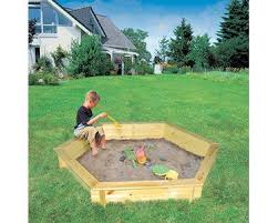 Sandkasten Fynja Sechseckig 173 Cm X 148 Cm X 21 Cm Mit Abdeckplane