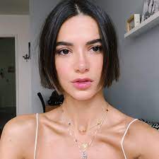 Manu gavassi é cantora, compositora, atriz, autora e apresentadora, ela tem diversos hits de sucesso, iniciou a carreira fazendo cover da taylor swift e do justin bieber. Voce Nunca Viu O Cabelo Da Manu Gavassi Tao Curto Assim Capricho