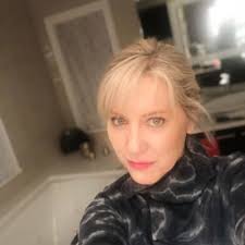 Anne Dament (@ANNED2000)