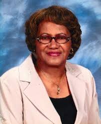 Mae Bates's Instagram, Twitter & Facebook