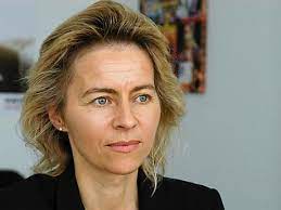 This is the awkward moment an 'irritated' european commission president ursula van der leyen was left resigned to a sofa as she met with president erdogan and charles michel, with no seat offered to her. Von Der Leyen Setzt Auf Jugendarbeit Gegen Rechts Archiv