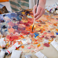 It mostly entails the use of thinning substances such as lacquer thinner, turpentine, and mineral spirit to break the viscosity of the paints and make it easier to spread out. 10 Oil Painting Tips For Beginners