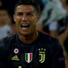 Cristiano Ronaldo se marchó al borde de las lágrimas y gritando: "No he  hecho nada". Qué imagen. El astro portugués no podía creer lo de su  expulsión. IMPOTENCIA.