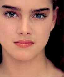 Young Brooke Shields Cara Bonita Caras Bonita Shields has been in the public eye from the very beginning, as she appeared in an ivory snow advertisement when she was a mere 11 months old. young brooke shields cara bonita