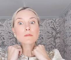 Is she related to the insanely rich Koch family? I'm guessing not if she  was an editor of Seventeen for years... but seems like there is money