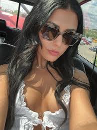 Nicole Currie's Instagram, Twitter & Facebook