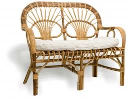 I divani in vimini sono senz'altro fra i più utilizzati nell'arredo del giardino.anche qui avete l'imbarazzo della scelta fra forme, colori, materiali (si va dal vimini al giunco, al rattan, al sintetico vero e proprio). Noleggio Divano In Vimini 2 Posti Color Naturale Completo Di Cuscino Color Avorio
