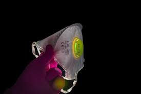 Ffp2 masken kaufen aus deutscher herstellung & produktion ab 2,25€ / stk hier kaufen vorrätig kostenloser versand ab 50€.dabei haben sie die wahl zwischen einer ffp2 maske mit zerifizierter schutzklasse, oder eine einfachen behelfsmaske, die sie auch in der apotheke oder. Wo Du Zuverlassige Masken Findest Higgs