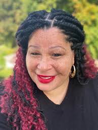 Mia Schultz's Instagram, Twitter & Facebook