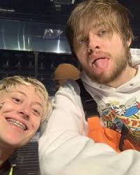 Discover 79 Ciarán Mcdonald and Kevin Abstract Ideas