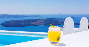 Στη χώρα μας, υπάρχουν διάφορες θρησκευτικές ή εθνικές εορτές οι οποίες συχνά αποτελούν ημέρες αργίας για τους εργαζόμενους και τους μαθητές. Poy Na Pas To Trihmero Toy Agioy Pneymatos Soy Proteinoyme Ta Kalytera 3enodoxeia Thats Life Life As It Is