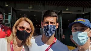 Aceste probleme au fost semnalate acum, la revenirea în ţară, şi de elisabeta lipă, omul care conduce federaţia română de canotaj. Elisabeta LipÄ Si Mihai Covaliu Selfie De ColecÈie Cu Novak Djokovic Eurosport