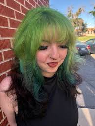 Katie Scarlett Gillies is legendary blonding expert