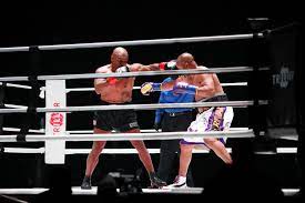 Follow the fight between mike tyson and roy jones jr. How Mike Tyson And Roy Jones Jr Fought To A Draw In 2020 The New York Times