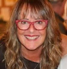 Alternative washer dryer cabinet ideas for small spaces