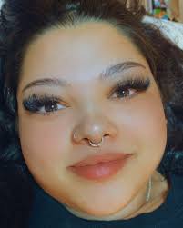 Layla Brown (@honeybearlashess) • Instagram photos and videos