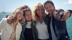 C'est le 1er juillet 2019 que les fidèles de demain nous appartient faisaient la connaissance d'emma smet. Julie Debazac Kamel Belghazi Emma Smet Et Maina Grezanie Dans La Serie Demain Nous Appartient Diffusee Sur Tf1 Purepeople