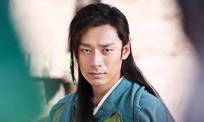 Diễn viên 'Biên thành lãng tử' làm shipper mưu sinh