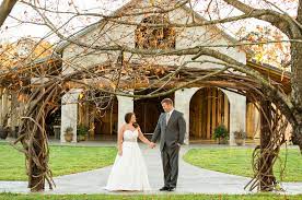 Casons Cove Bowling Green Ky Wedding Venue Laura Jordan Jackie O Photography Wedding Venues Wedding Wedding Dresses