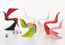 Verner panton, born in gamtofte, denmark, studied at odense technical college before enrolling at the royal danish academy of fine arts in copenhagen as an architecture student. Panton Chair Form Funktion Geplantes Einrichten Jurgen Pfitzner Gmbh