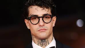 Chi è Tony Effe e perché si chiama così