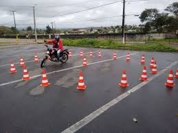 Em 27 de julho de 1974, morria o motociclista e mecânico da honda marcus bernardi, que era bastante querido por todos. Jiexiyn13brpzm