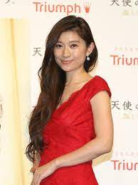 篠原涼子ガッキーより眉毛のお手本にしたい憧れ芸能人1位は 篠原涼子 芸能人 眉毛