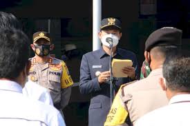 Namun surat edaran juga sering dan umum dipergunakan dengan. Bupati Lamongan Siapkan 20 Titik Penyekatan Terkait Pengamanan Larangan Mudik Harianbangsa Net