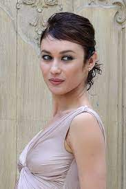 Pin By Azar Mohammed On 01 Olga Kurylenko Olga Kurylenko Loose Ponytail French Actress