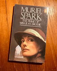 Bart Van Loo, Nancy Forest-Flier (transl.), 'The Burgundians. A Vanished  Empire. A History of 1111 Years and One Day', Head of Zeus, 2021