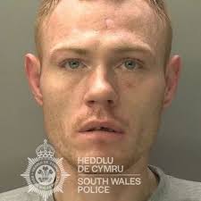 Man grabs stranger in street and threatens to 'choke and slice' him