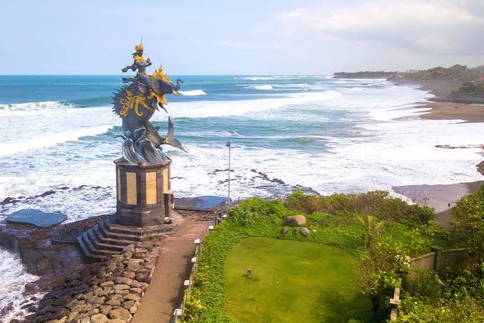 Pererenan Beach in Bali — a quieter stretch of black sand at sunset