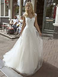 Scegli le tue fra questi 100 modelli! Abiti Da Sposa Di Modeca 2020 Abiti Sposa Modeca Semplici Principessa P Bellissimi Abiti Da Sposa Vestiti Da Sposa Incredibili Abiti Da Sposa Aderenti