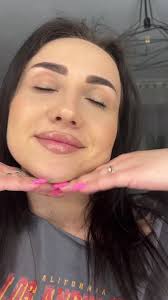 Douglas Lip Volumizing Gloss