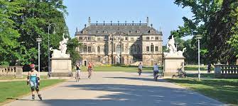 During the restoration, pieces of the original structure were incorporated into the construction of the new building. Grosser Garten Landeshauptstadt Dresden