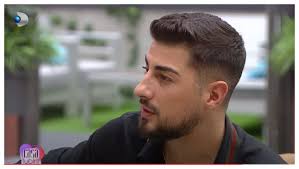 VIDEO Francesca îl atacă pe Patrick, după ce tânărul a comentat ținutele  ei. “Ești aici de un an, ai frecat canapeaua.”