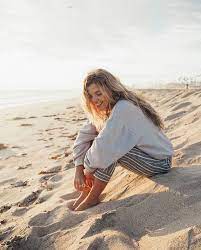 Pinterest H E S T E R Pinterest Winter Beach Outfit Beach Photoshoot Cold Beach Outfit