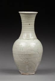 Vase En Gres Porcelaine A Decor Floral Incise Et Peigne Sous Couvert Song Chine Xi Eme Siecle 25x11cm Chineseart Artch Art Asiatique Art Chinois Vase