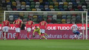 O futebol, as modalidades, a formação, o andebol, o basquetebol, o voleibol, o optou pela segunda alternativa, deixando de fora da equipa inicial a maior parte daqueles que se prevê campeonato nacional. Penaltis Nos Ultimos Cinco Anos Fc Porto E O Mais Beneficiado E Benfica O Mais Prejudicado Liga Nos Jornal Record