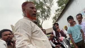 জেলেপ্রতি ৬-১০ কেজি করে চাল কম: চেয়ারম্যান বললেন, 'আমার ইউনিয়নে কত কেজি  চাল দেবো, সেটা আমার ব্যাপার' | Barta Bazar