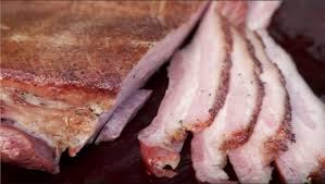 La sostanziale differenza tra l'anglosassone bacon e la nostrana pancetta, prodotta esclusivamente con la pancia. Differenze Tra Pancetta Bacon E Guanciale Silvio Cicchi