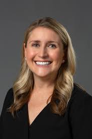 Jennifer Bray's Instagram, Twitter & Facebook