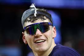 What college did Donovan Clingan play for?