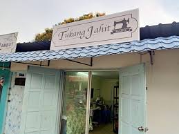 Specialist in custom made malay traditional clothing. Tukang Jahit In English