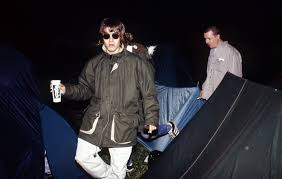 I would wake up, check my phone, roll my eyes. The Full Story Of Oasis Brink Of Greatness 1994 Glastonbury Set