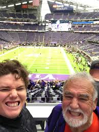 I have been thinking about Maddock a lot lately this Father's Day. There  are so many men that deserve recognition as being simply great Dads. At  Moms funeral who was there -