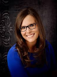 Robyn Grossman's Instagram, Twitter & Facebook