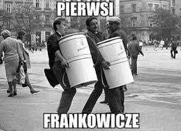 Frankowicze walczą w sądach o sprawiedliwość i wygrywają. Prawo Finanse Pomaganie To Nasza Misja Pierwsi Frankowicze Nie Dajcie Sie Wyrolowac Humor Editorial Cartoon Funny