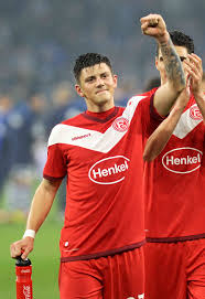 Das bestätigten die gelsenkirchener am freitag. Fortuna Dusseldorf Magisches Dreieck Aus Dawid Kownacki Dodi Lukebakio Und Benito Raman